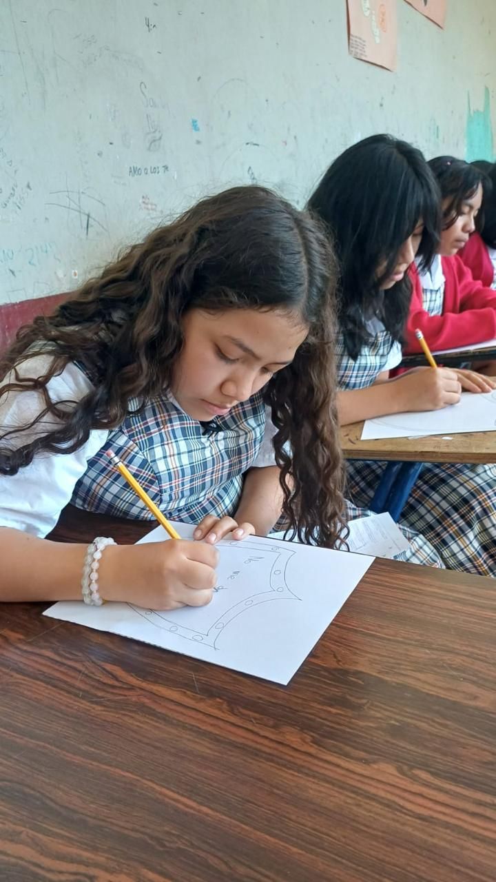 Estudiante becada por Donamor durante sus estudios