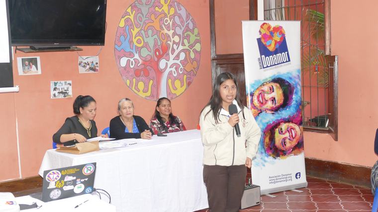 Conversatorio de Donamor con participantes de la comunidad